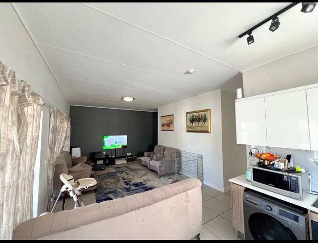 2 BEDROOM APARTMENT TO LET IN SANDOWN